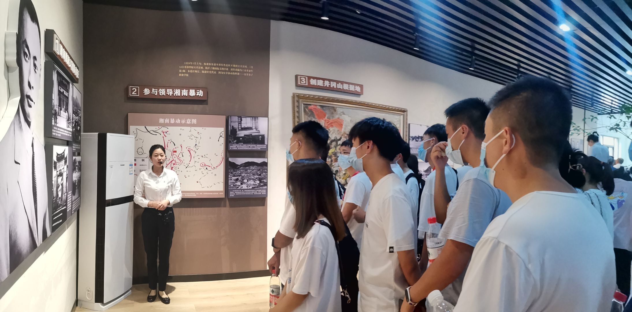 参观.jpg 参观.jpg